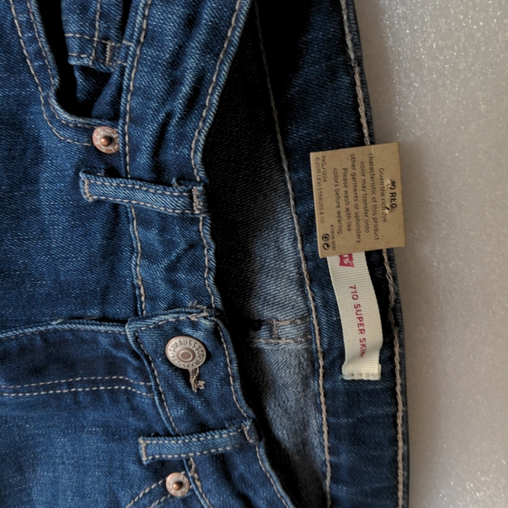 Girls Size 10 NWT Levi Jeans with Fun Patches Super Skinny 710 - Picture 3 of 9